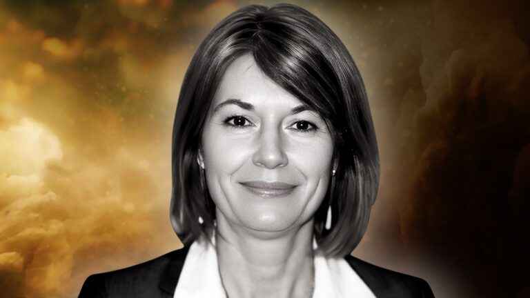 Dr. Margot McKinnon: Oxford Doctor Dies, Meets Deceased Mother; Learns Profound Universal Truth in NDE!