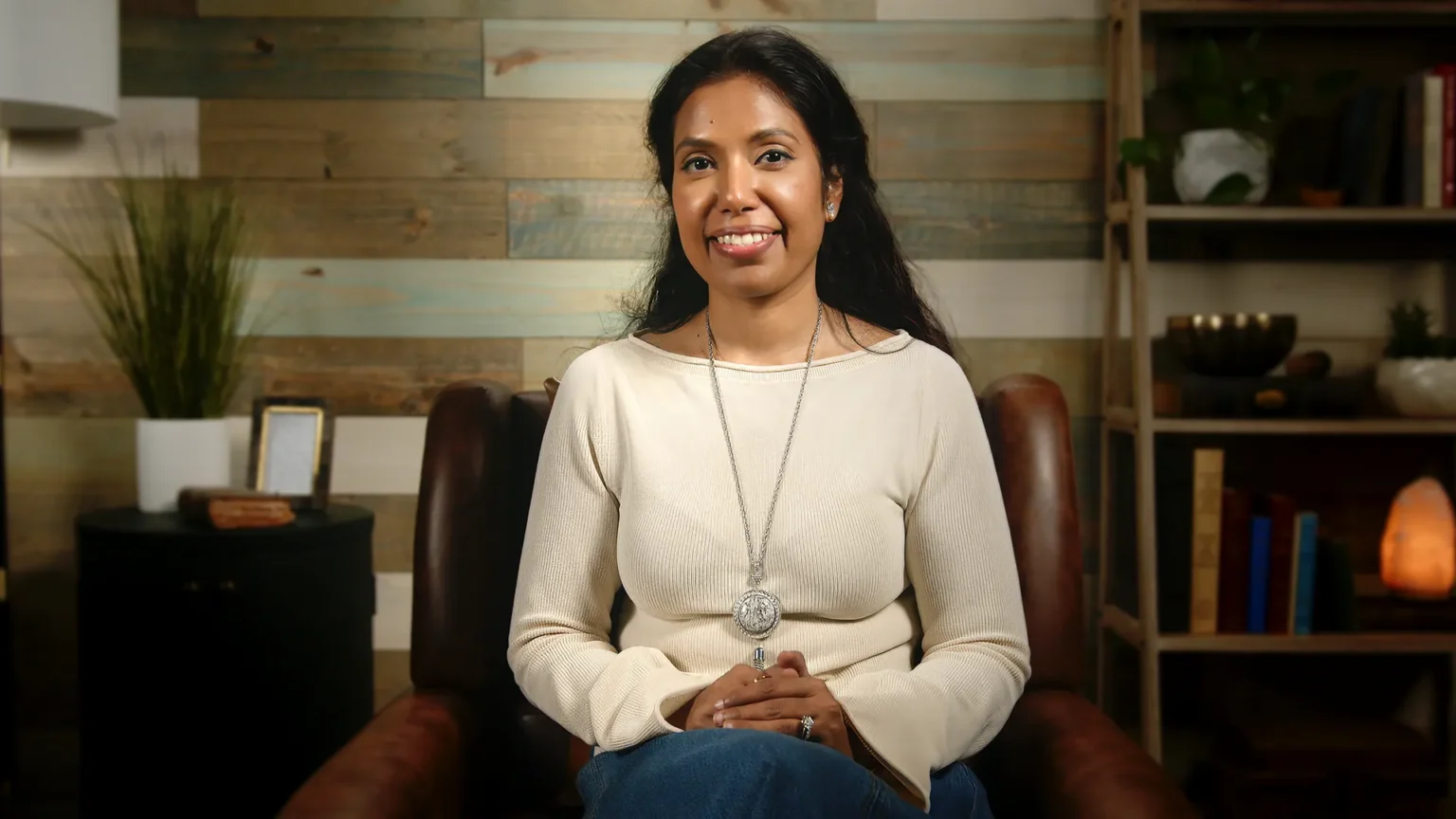Nikki Dutta, teacher of the Mastery course Awaken Your Psychic Abilities
