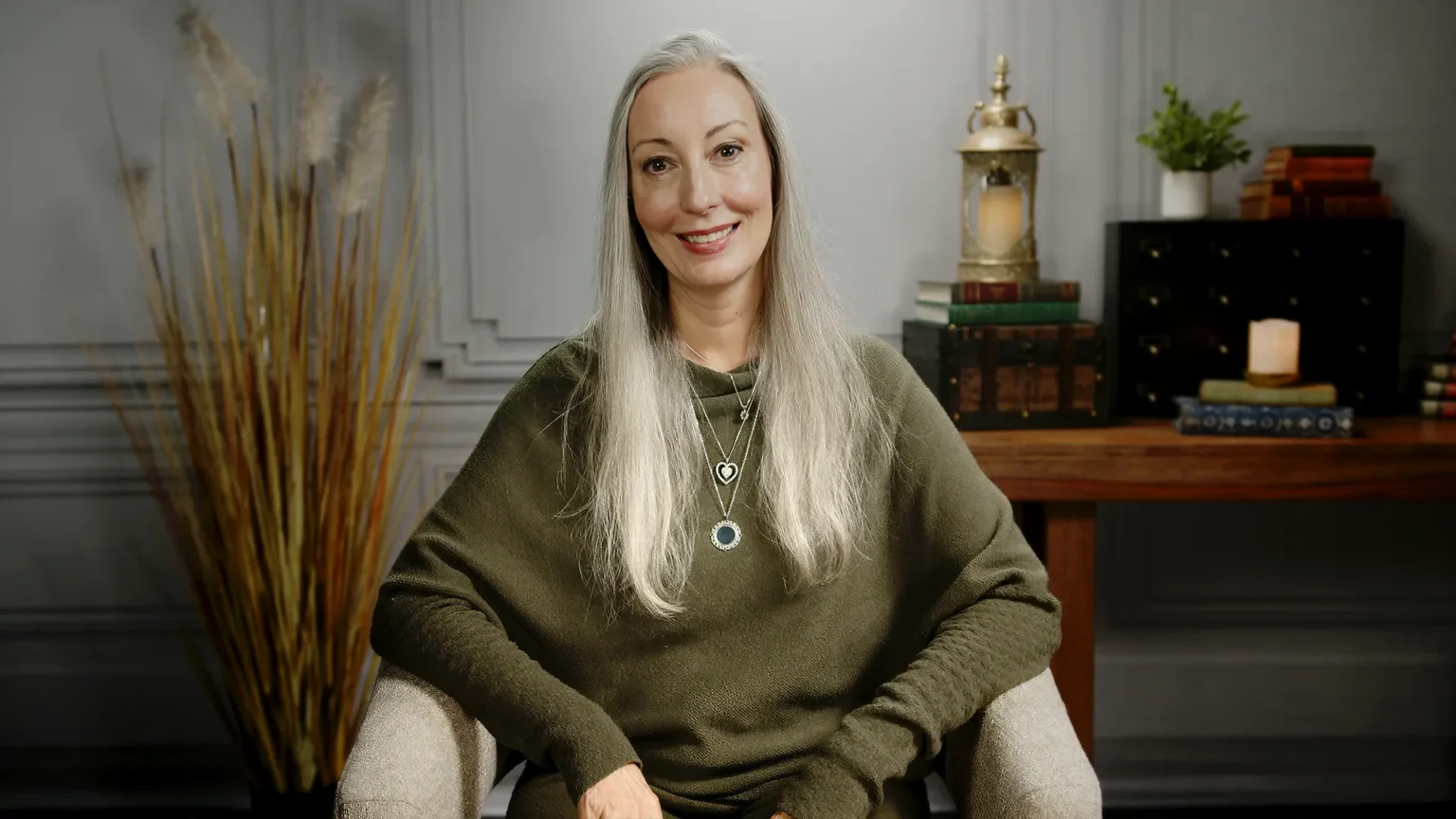 Anjie Hipple, teacher of the Mastery course The Divine Law of Love